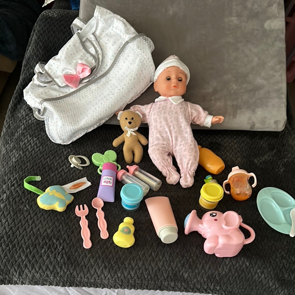 Holly 2014 baby doll, bag 18 pc lot
